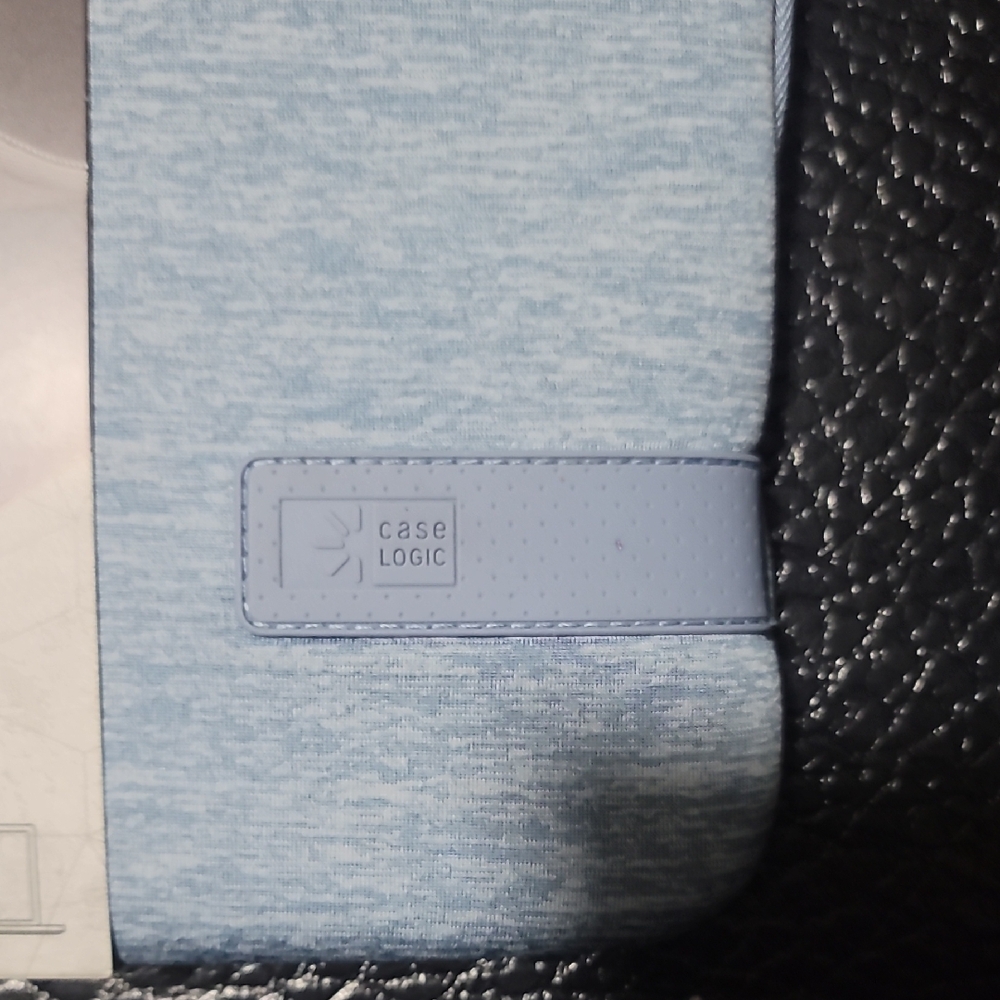 Light Blue Tablet Sleeve - Picture 3 of 9